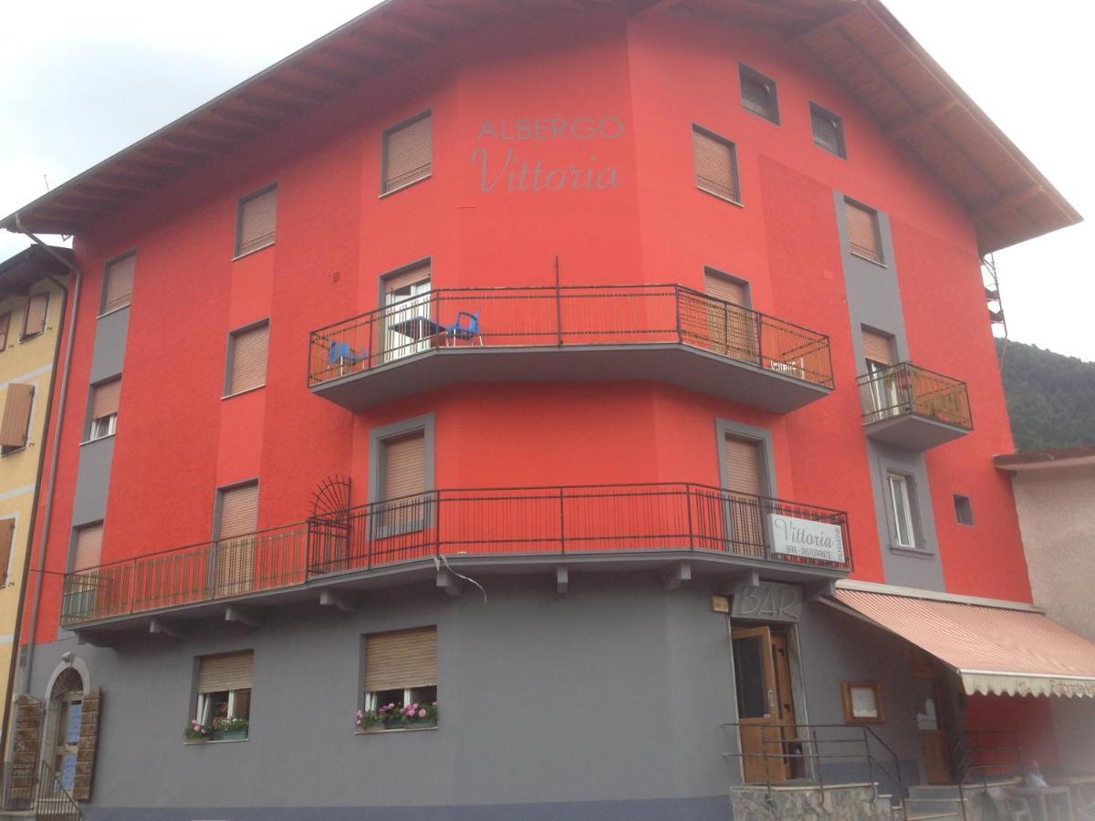 Albergo Vittoria Tiarno di Sopra 外观 照片